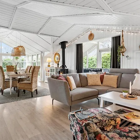 Cozy In With Kitchen Holiday home Juelsminde (Hedensted)